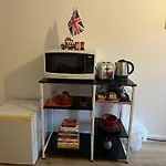 Modern, Large Independent Room With En-Suite Bathroom In Private Owned Apartment
