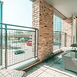 Luxury Greenwich 2Bed 2Bath Apt - Sleep 6 Guest- 1 Min From Station - Close To Greenwich Maritime- Playstation Provided