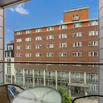 1 Bedroom Close To Tower Hill