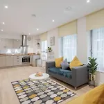 Deluxe Condo Beside 02 Arena And Central London