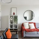 Canning Town -2 Bed Luxury Apartment