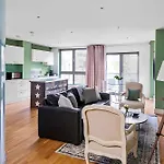 Hoxton Square - Urban Haven