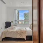 Talisman & Duckman Tower At Canary Wharf By Mysquare
