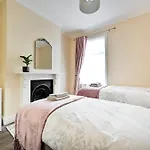 A Two Bedroom A Stride Away From Meridian Greenwich