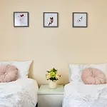 A Two Bedroom A Stride Away From Meridian Greenwich