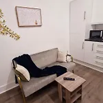 2 Bed Apartment, Near Canary Wharf, O2, Excel, Airport