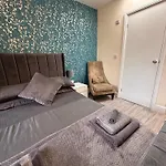 5 Bed 5 Bath / Brick Lane Central London E1