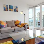 Deluxe Two Bed Apartment By London Excel & O2