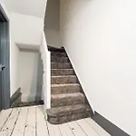 Spacious 6 Ensuite Bedroom House In Central London