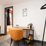Spacious 6 Ensuite Bedroom House In Central London