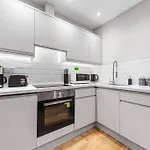 Metro Marvel: 1-Bed Gem