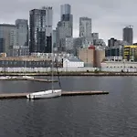 Charming And Cosy Canary Wharf Room With Stunning Views