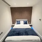 Apartment In Canary Wharf
