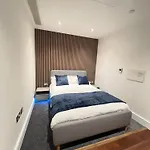 Apartment In Canary Wharf