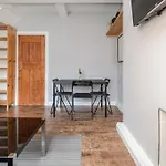 Bright, Modernised Apartment Close To Borough Market