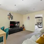 Canada Water Entire One-Bedroom Apartment