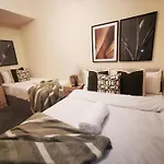 Charming London House With 3 Bedrooms Near O2Arena