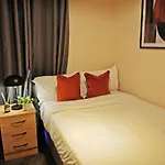 Charming London House With 3 Bedrooms Near O2Arena