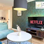 Last-Minute Reserve L Premium Deal On 2 Double Bed Apartment For 6 Guests L Best Deals L Hofin Stays Short Lets & Serviced Accommodation
