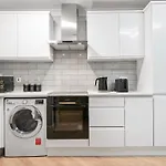 London Greenwich Zone 2 Apartment 5 Beds 2 Bath Free Parking
