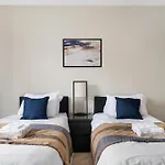 London Greenwich Zone 2 Apartment 5 Beds 2 Bath Free Parking