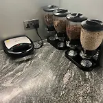 Lushpen - O2 Arena Apartment