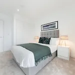 Spacious Modern Apartment