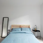 2 Mins Walk From Ucl Campus And London Stadium