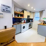 Lovely 1 Bedroom Apartment With Hottub, Sauna, Gym