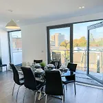 Contemporary Apartments With Private Terraces In Shoreditch, Hoxton, Islington