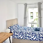 2 Bed Apartment In Southwark