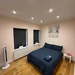 Stylish London Apartment - Stratford Near Abba Voyage, O2 Greenwich, London Stadium And Westfield Shopping Centre