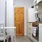 Modern Ground Floor Flat - 15 Min To Central London
