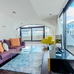 Modern Serviced Apartments 2 Minutes From Monument Tube Station