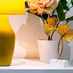 Immaculate 2-Bed London Escape- Sleeps 6- Garden & Parking - 15 Mins To Central- Save 20 Percent Weekly!
