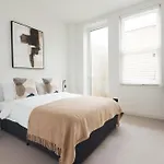 Light & Luxury London Apartment In Honor Oak