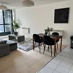 O2 & Excel Zone 2 Sleeps 6
