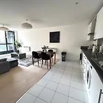 O2 & Excel Zone 2 Sleeps 6