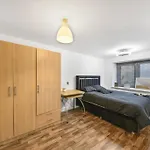 E15Stratford 3Bed 2Bath Plus Parking