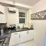 Flat In Aldgate East, London
