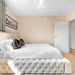 Luxury 2 Bedroom 2 Bathroom Apartment - Prime Location In Tower Bridge London Bridge