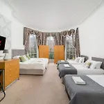 Canary Wharf - Spacious Apartments Near London Excel Exhibition Centre, O2 Arena, City Airport, Free Parking & Wifi