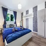 Elegant & Cozy Fbs Downtown Flat