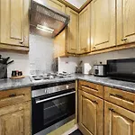 Elegant & Cozy Fbs Downtown Flat