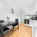 Modern Luxury Apartment Next To Aldgate East Station And Tower Of London