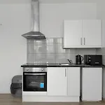 Startlet Stays Apartments - On Elizabeth Line With Free Parking