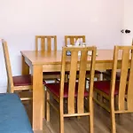 4-Bedroom Flat Near Central, 2-Min Walk To Metro