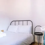 4-Bedroom Flat Near Central, 2-Min Walk To Metro