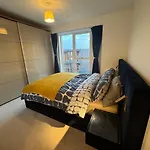 Luxury Effra Gardens, Canning Town 6 3Bdr 2Bth