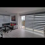 Shared-Luxury Stay Next To Heathrow